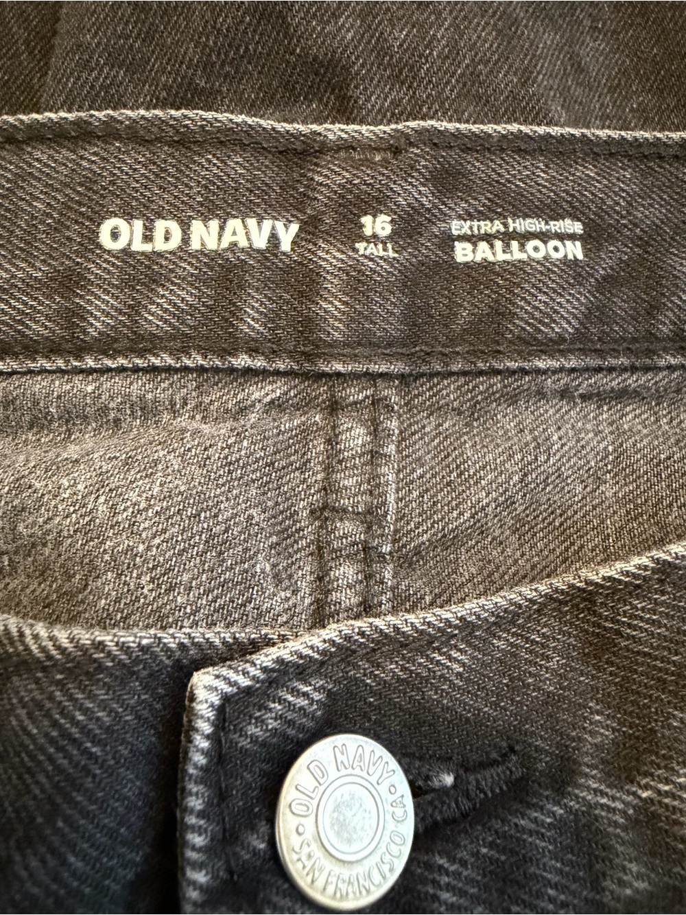 Old Navy Extra High Rise Balloon Jeans 16 - Picture 8 of 12